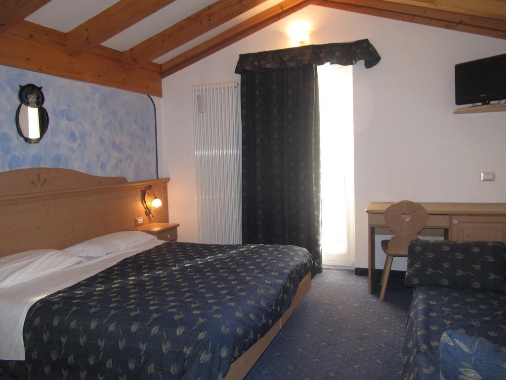 Hotel Garni Relax Fai della Paganella Kamer foto